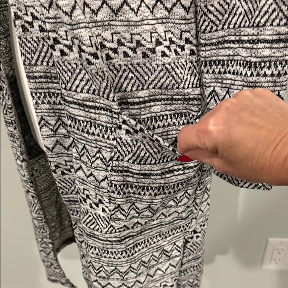 Patterned Gray Open-Front Sweater - Picture 4 of 12